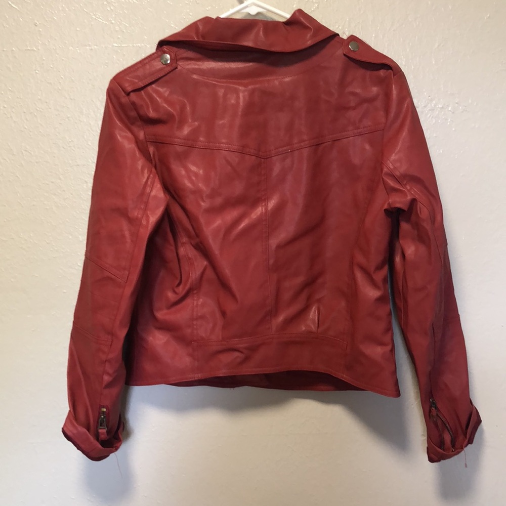 Red jacket - Picture 5 of 6